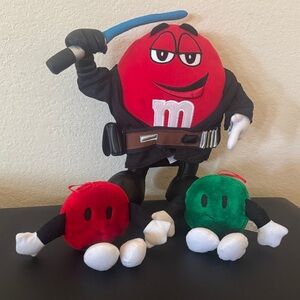 M&M'S Jedi Red Plush with Green & Red Mini M&M Plushes